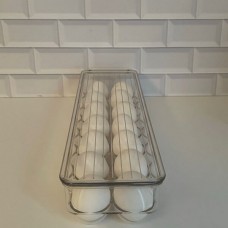 HUEVERA DE ACRILICO CON TAPA X 14 HUEVOS