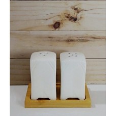 CONDIMENTERO X 2 SALERO Y PIMENTERO DE CERAMICA CON BASE DE BAMBU CONDIMENTERO X 2 SALERO Y PIMENTERO DE CERAMICA CON BASE DE BAMBU