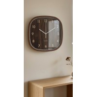 RELOJ DE PARED 28 CM CUADRADO BORDE Y FONDO SIMIL MADERA OSCURA NUMEROS BLANCOS RELOJ DE PARED 28 CM CUADRADO BORDE Y FONDO SIMIL MADERA OSCURA NUMEROS BLANCOS