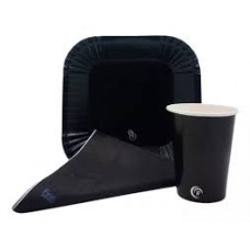 KIT DESCARTABLE PLATO + VASOS + SERVILLETAS NEGRO
